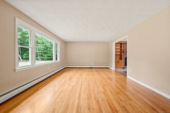 653 Deep River Rd in Colchester, CT - Building Photo - Building Photo
