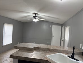 240 Clark Ln in Giddings, TX - Building Photo - Building Photo