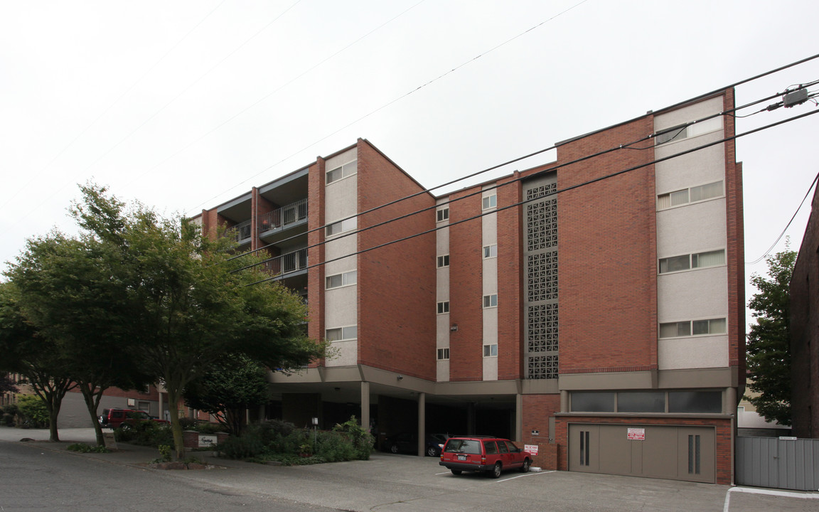 Ramayana Apartments in Seattle, WA - Building Photo