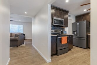 10629 N 39th St in Phoenix, AZ - Building Photo - Building Photo