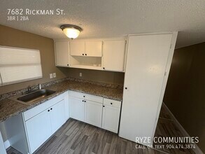 7682 Rickman St in Jacksonville, FL - Building Photo - Building Photo