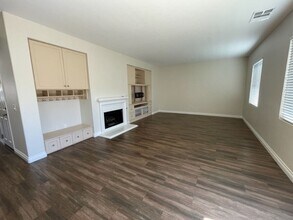 67 Calle Cataluna in Camarillo, CA - Building Photo - Building Photo