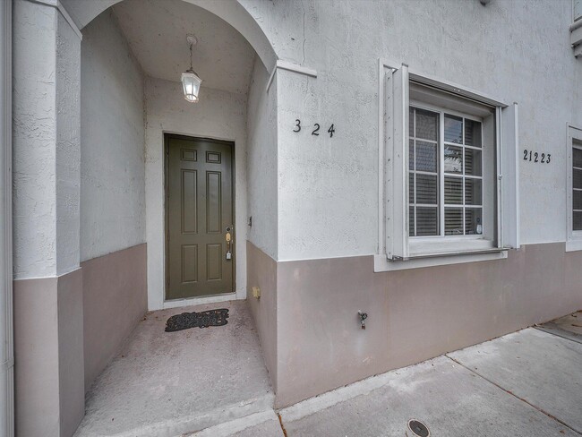 21223 NW 14th Pl in Miami Gardens, FL - Building Photo - Building Photo