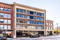 915 Broadway Apartments in Kansas City, MO - Foto de edificio - Primary Photo