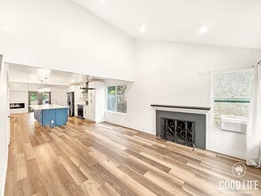 2758 Dusk Dr in San Diego, CA - Foto de edificio - Building Photo