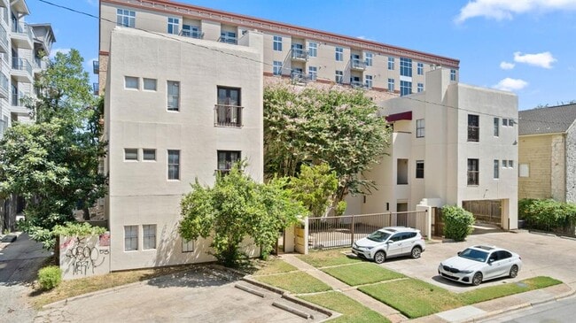 property at 712 Graham Pl