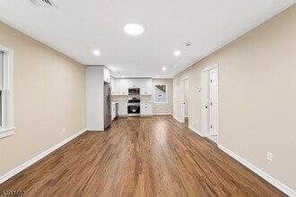 937 Ringwood Ave in Wanaque, NJ - Building Photo - Building Photo