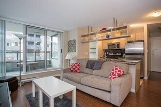 1082-1082 Seymour St in Vancouver, BC - Building Photo - Building Photo