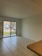 451 NE 207th Ln in Miami, FL - Building Photo - Building Photo