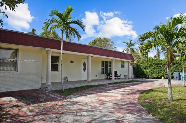 19310 NW 48th Ct in Miami Gardens, FL - Building Photo - Building Photo