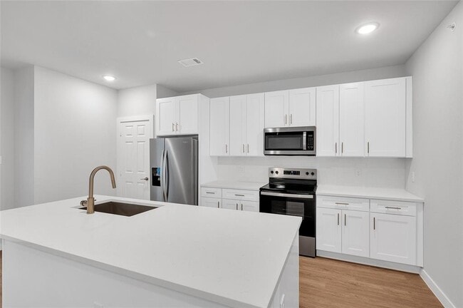 property at 7300 Magnolia Pkwy