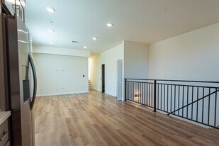 16753 Sherman Way in Van Nuys, CA - Building Photo