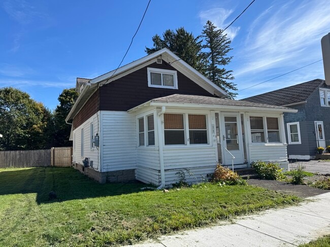 11 Lincoln Ave in Tully, NY - Building Photo - Building Photo