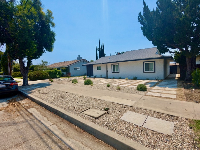 19036 Plummer St in Los Angeles, CA - Building Photo - Building Photo
