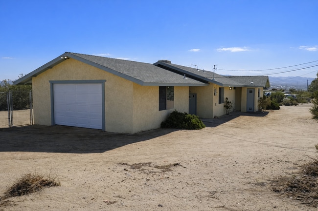 5423 Indio Ave in Yucca Valley, CA - Building Photo - Building Photo
