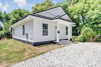2311 Wooddale St in Jacksonville, FL - Building Photo - Building Photo