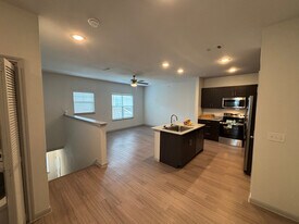 950 FM2001 in Buda, TX - Building Photo