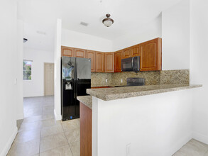 18110 NW 59th Ave in Hialeah, FL - Building Photo - Building Photo