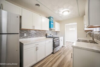 9714 Anita Blvd in Louisville, KY - Building Photo - Building Photo