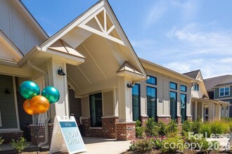 102 Kennedy Rdg Wy in Mooresville, NC - Foto de edificio - Building Photo