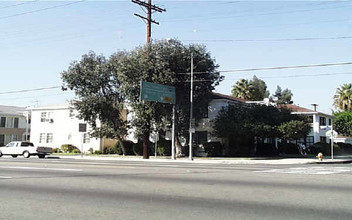 15501 Victory Blvd in Van Nuys, CA - Building Photo - Building Photo