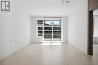 8611-8611 Hazelbridge Wy in Richmond, BC - Building Photo - Building Photo