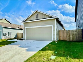 2339 Forgetmenot Ln in Pflugerville, TX - Building Photo - Building Photo