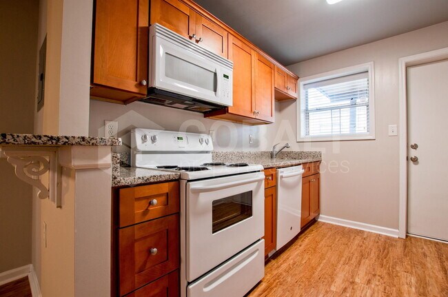 271 Glen Iris Dr NE