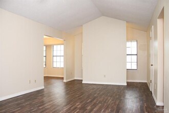 7608 Wilshire Rd in Pensacola, FL - Foto de edificio - Building Photo