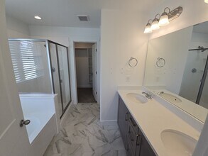 754 E 950 N in Layton, UT - Building Photo - Building Photo