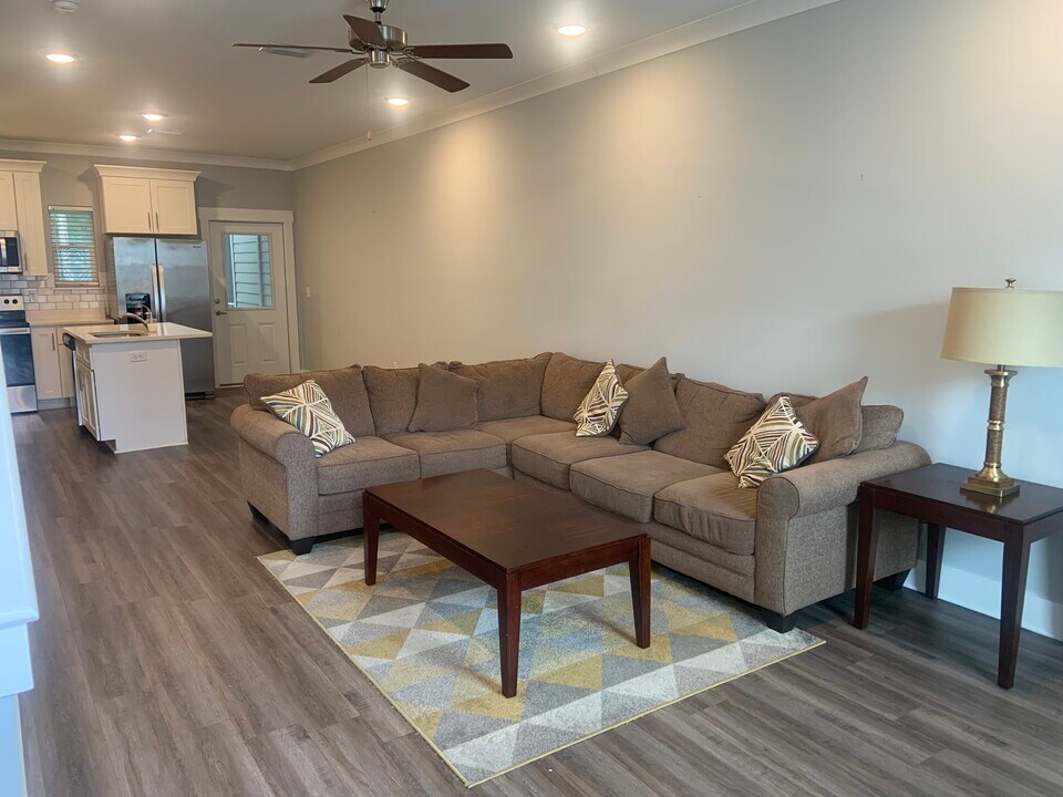 166 N Sand Palm Rd in Freeport, FL - Building Photo