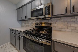 501 W 26th St in Austin, TX - Building Photo - Building Photo