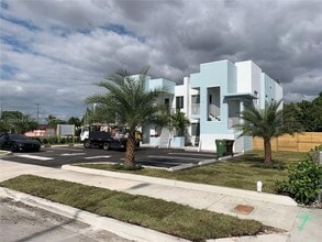 807 E 28th St in Hialeah, FL - Building Photo - Building Photo
