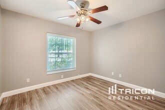 13308 Lake George Ln in Tampa, FL - Building Photo - Building Photo
