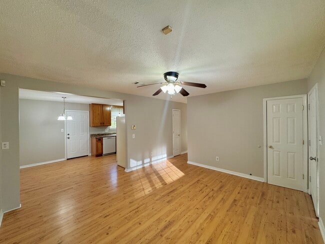 4205 W Avenida De Golf in Pace, FL - Building Photo - Building Photo