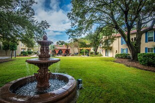 Spanish Oaks in Charleston, SC - Building Photo