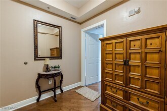 2743 First St in Ft. Myers, FL - Foto de edificio - Building Photo