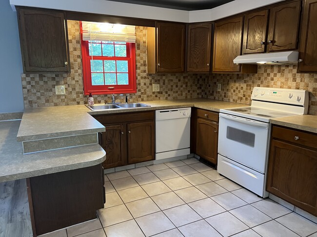 9019 Saddle Horn Dr in Flushing, MI - Building Photo - Building Photo