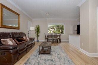 1 Edgewater Dr in Coral Gables, FL - Building Photo - Building Photo
