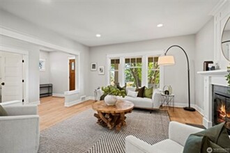 4539 5th Ave NE in Seattle, WA - Building Photo - Building Photo