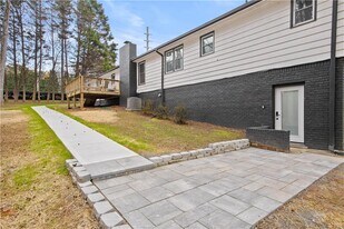3285 Mar Lanta Dr in Marietta, GA - Building Photo