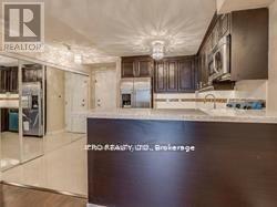 3880 Duke of York Blvd in Mississauga, ON - Building Photo - Building Photo