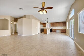 9936 Willowbrook Pond Rd in Las Vegas, NV - Building Photo - Building Photo