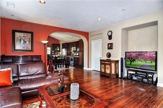42 Great Lawn in Irvine, CA - Foto de edificio - Building Photo