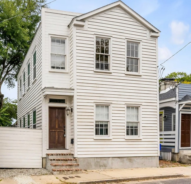 40 Poinsett St, Unit B