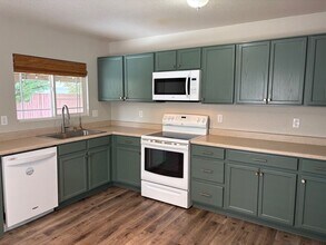7745 Tulear St in Reno, NV - Building Photo - Building Photo