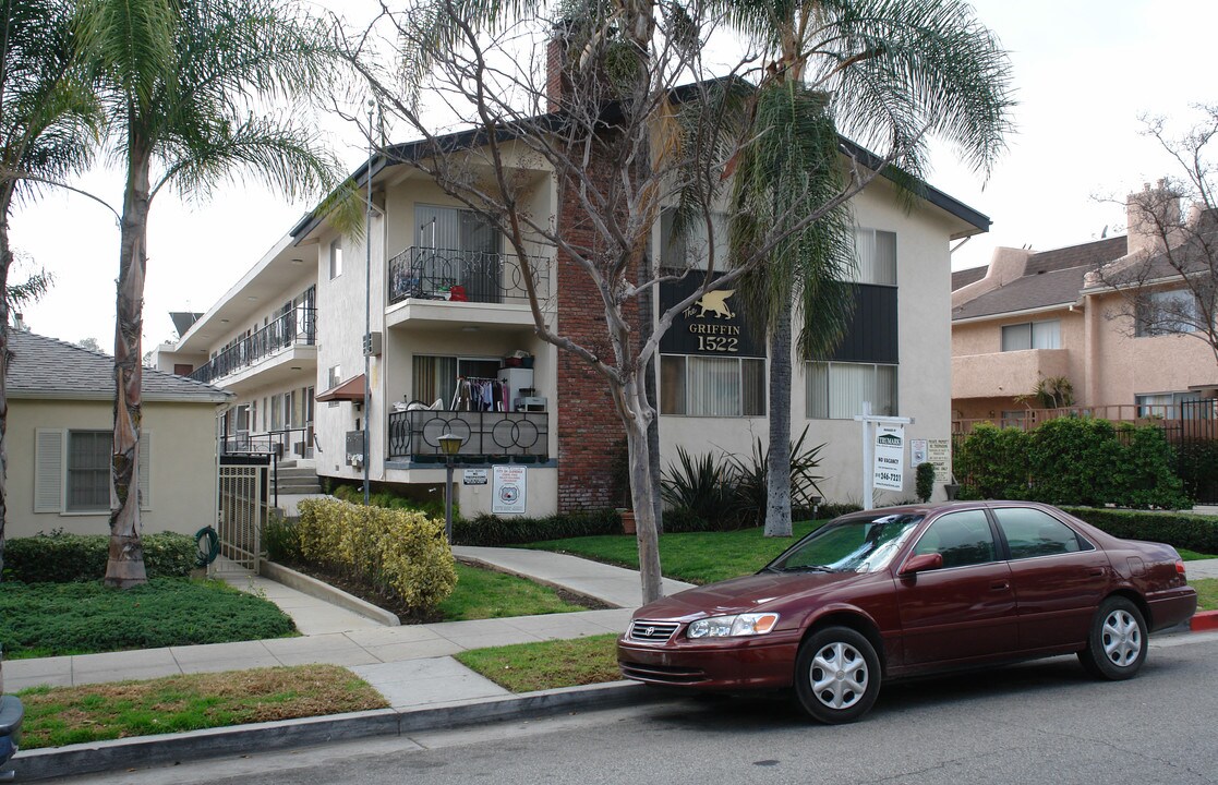 The Griffin Apartments in Glendale, CA - Building Photo