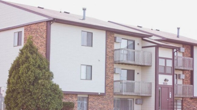 2209 Spansail Dr-Unit -40 in Niles, MI - Building Photo - Building Photo