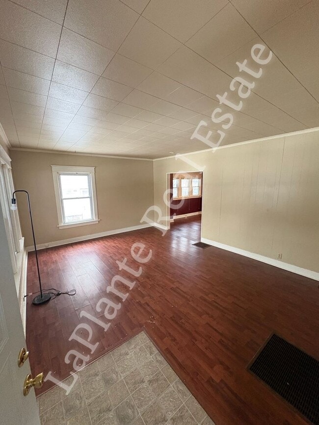 1743 Kensington Rd in Toledo, OH - Building Photo - Building Photo