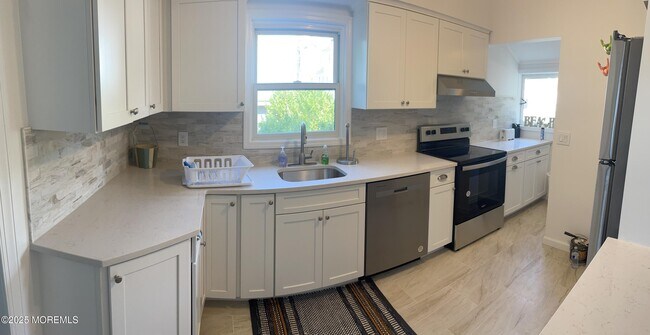 411 Fifth Ave in Avon By The Sea, NJ - Building Photo - Building Photo